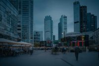 Milano resiste con un guadagno dello 0,5%: il rally delle banche spinge l'Europa