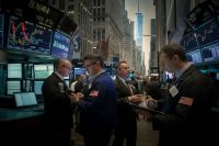 Petrolio in crescita a New York: il commento di Trump sull'Iran spinge i prezzi a 65,14 dollari