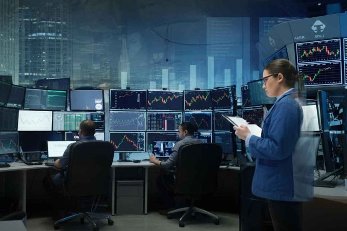 Prezzo del petrolio in discesa: il Brent scivola a 67 dollari con un calo dell'1%