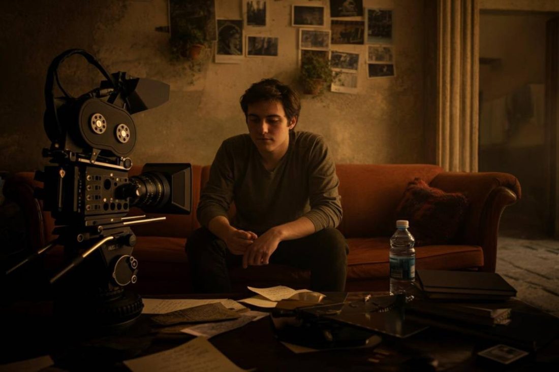 Ribellione e sogni di cinema: la storia di Palmiero in 'Tienimi presente'