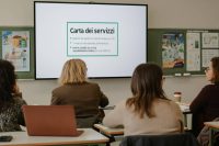 Rivoluzione nella scuola: la Carta docente diventa Carta servizi e si estende al personale Ata