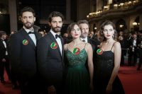 Spille 'Free Palestine' accendono il red carpet dei premi Goya a Barcellona